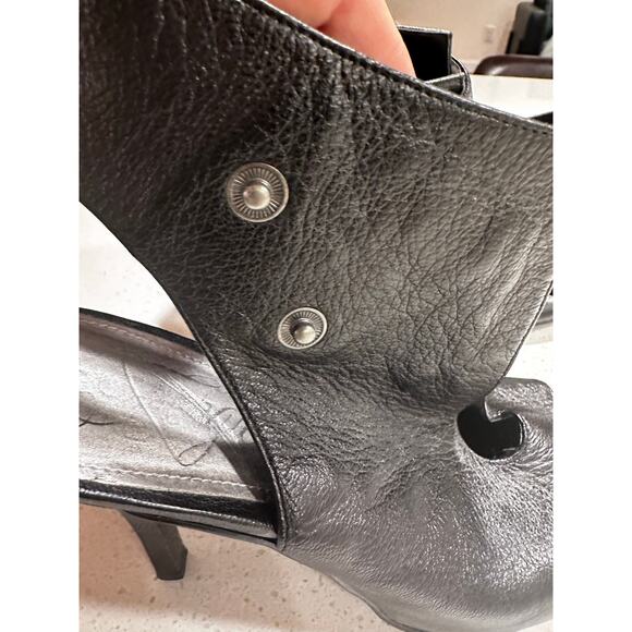 Fergie Black Leather Ankle Boots Peep Toe Heels Women's 8 Snaps - Picture 3 of 8